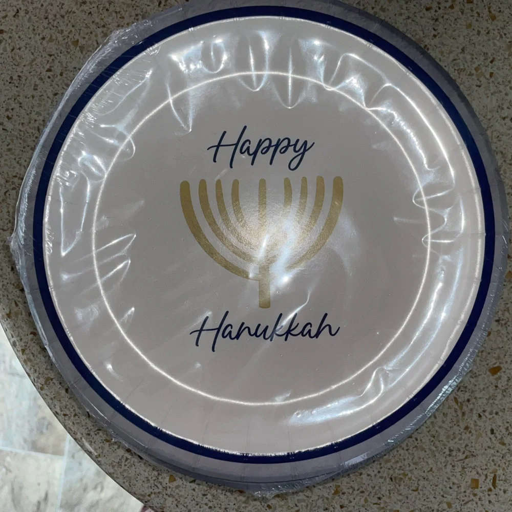 Hanukkah Disposable Plates 8.5” – Blue & White Holiday Party Decor Tableware